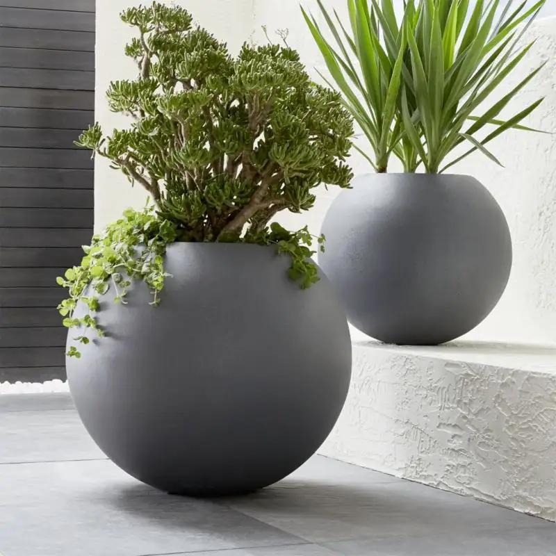 Factory Direct Sales Light Weight Durable Planter Pots Large Round Decorative Fiberglass Ball Flower Pots& Planter for Garden