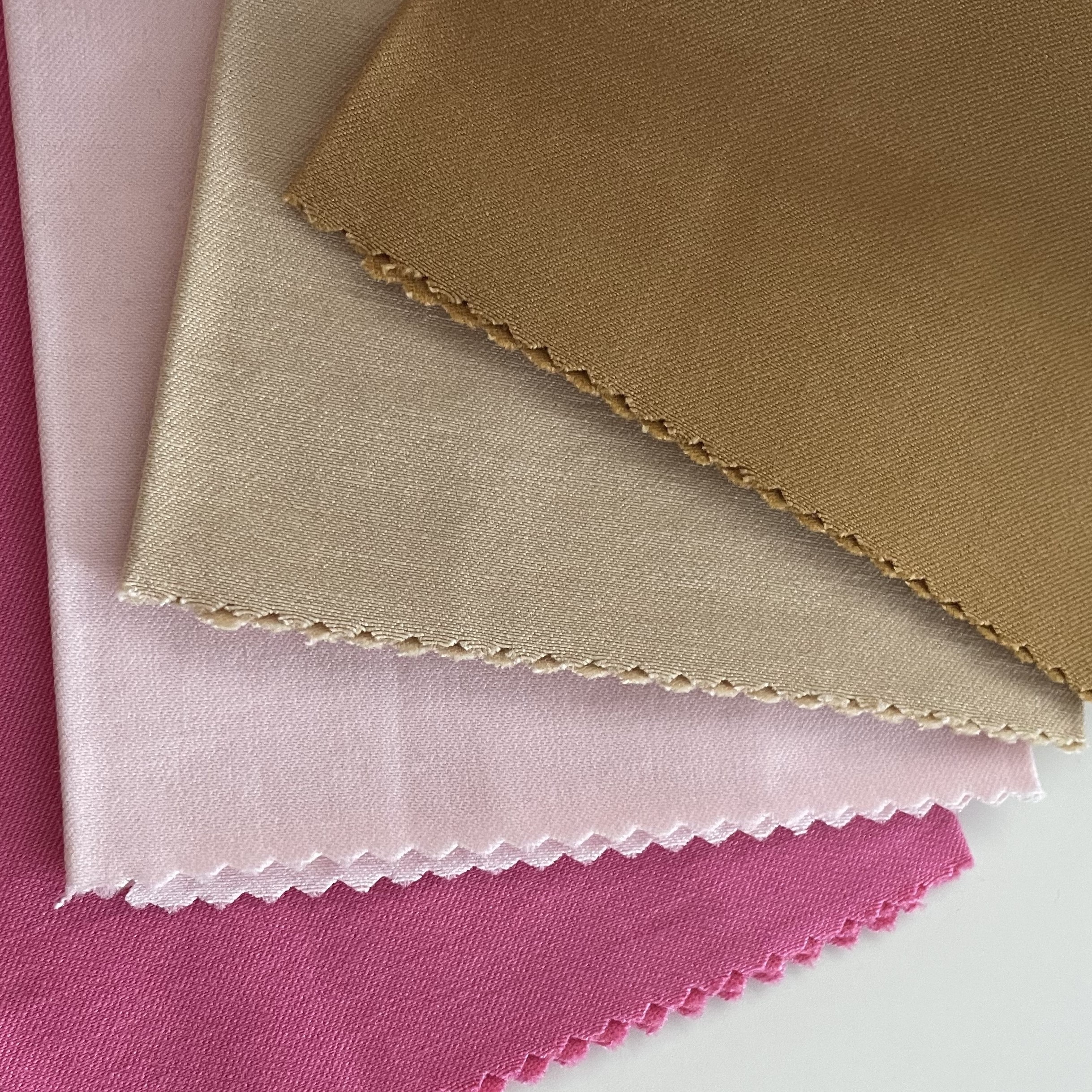 The trench coat, the fabric of the trousers Nylon rayon fabric Stretch fabric 70D+40D*10S/1
