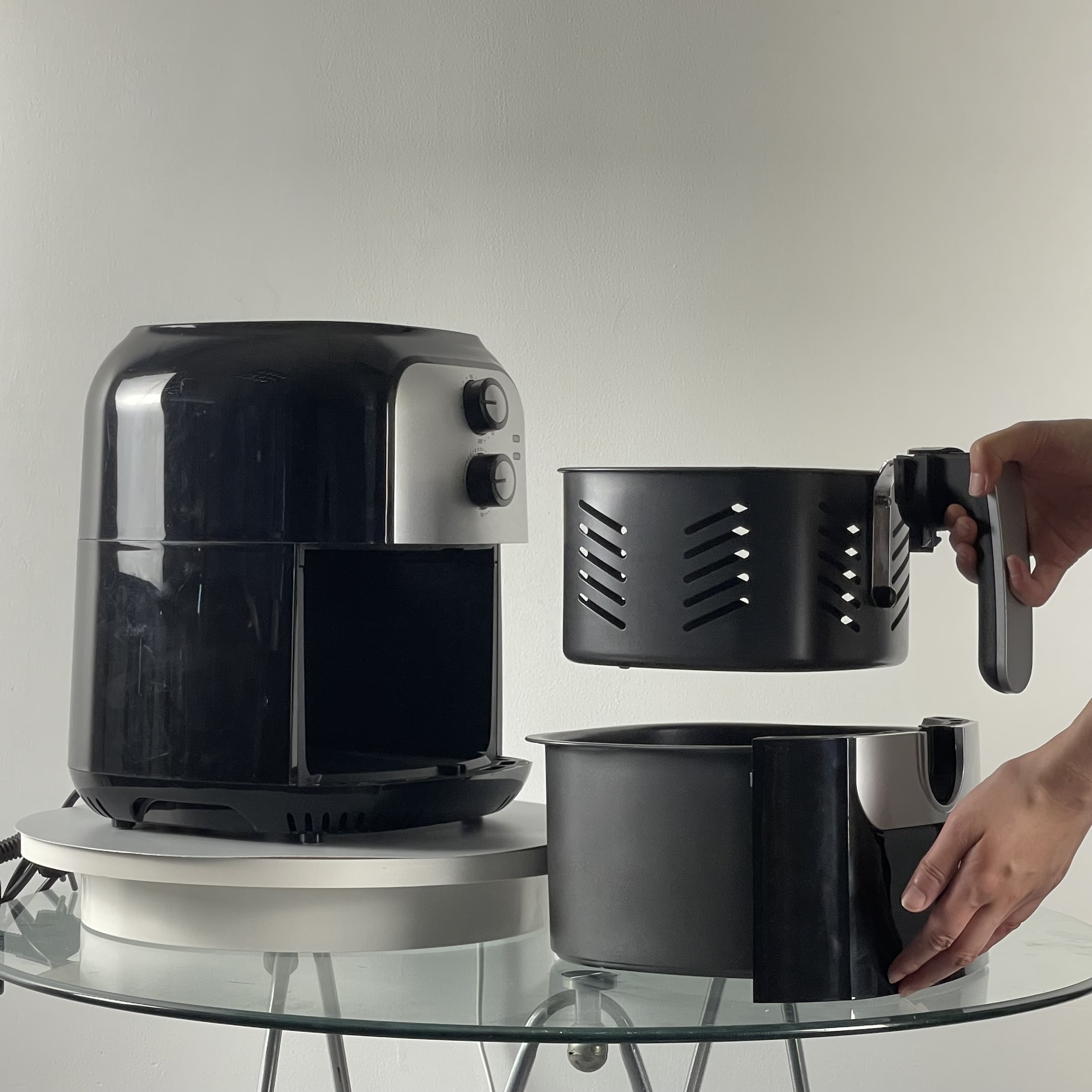 Latest hot selling oil-free and smoke-free manual control air fryer