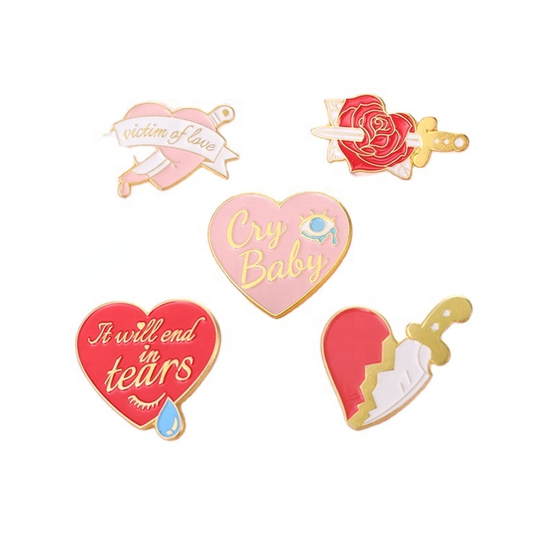 Cry Baby Heart Shaped Brooches Custom Victim 2022 Love and Knife Lapel Pin Badges for Metal Crafts Enamel Pins