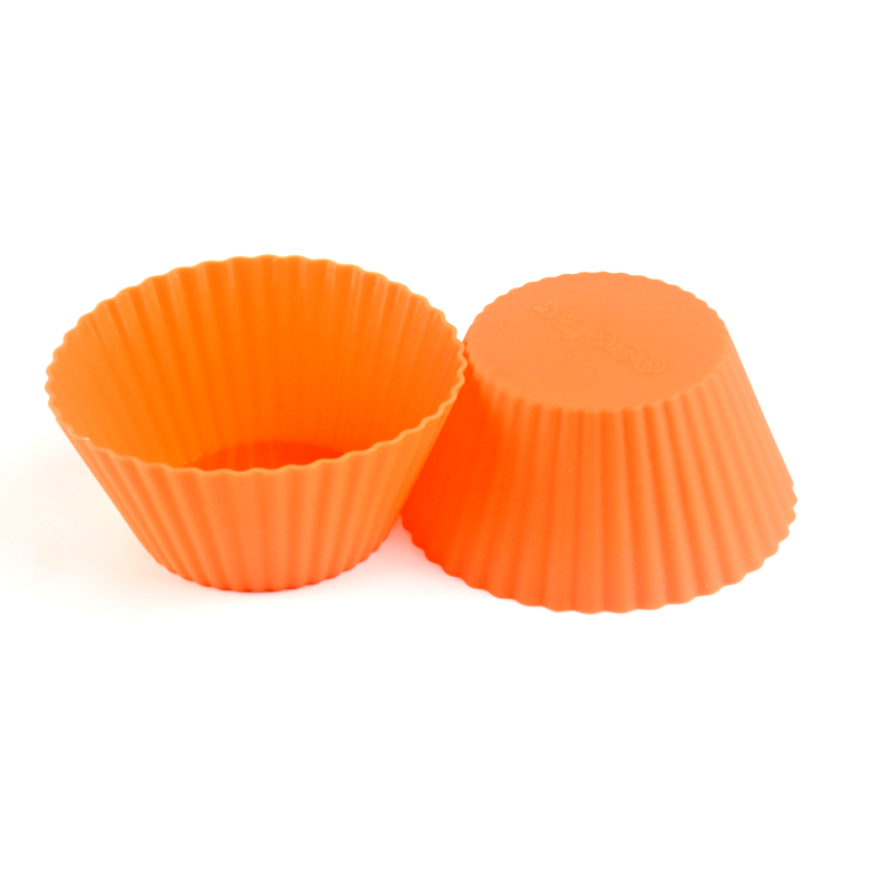 Amazon basics reusable silicone baking cups pack of 12 with multi-color silicon cupcake baking cups silicone muffin liners