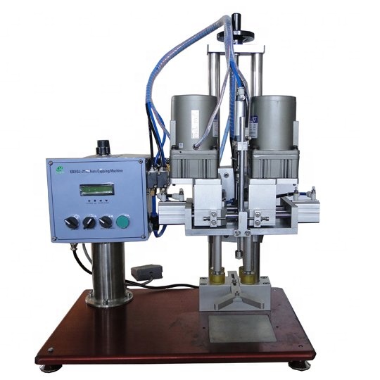 Xiangbo machinery Co., LTD производит 2100 полуавтоматический затягивающий станок, который прост в эксплуатации, быстрый и хорошего качества