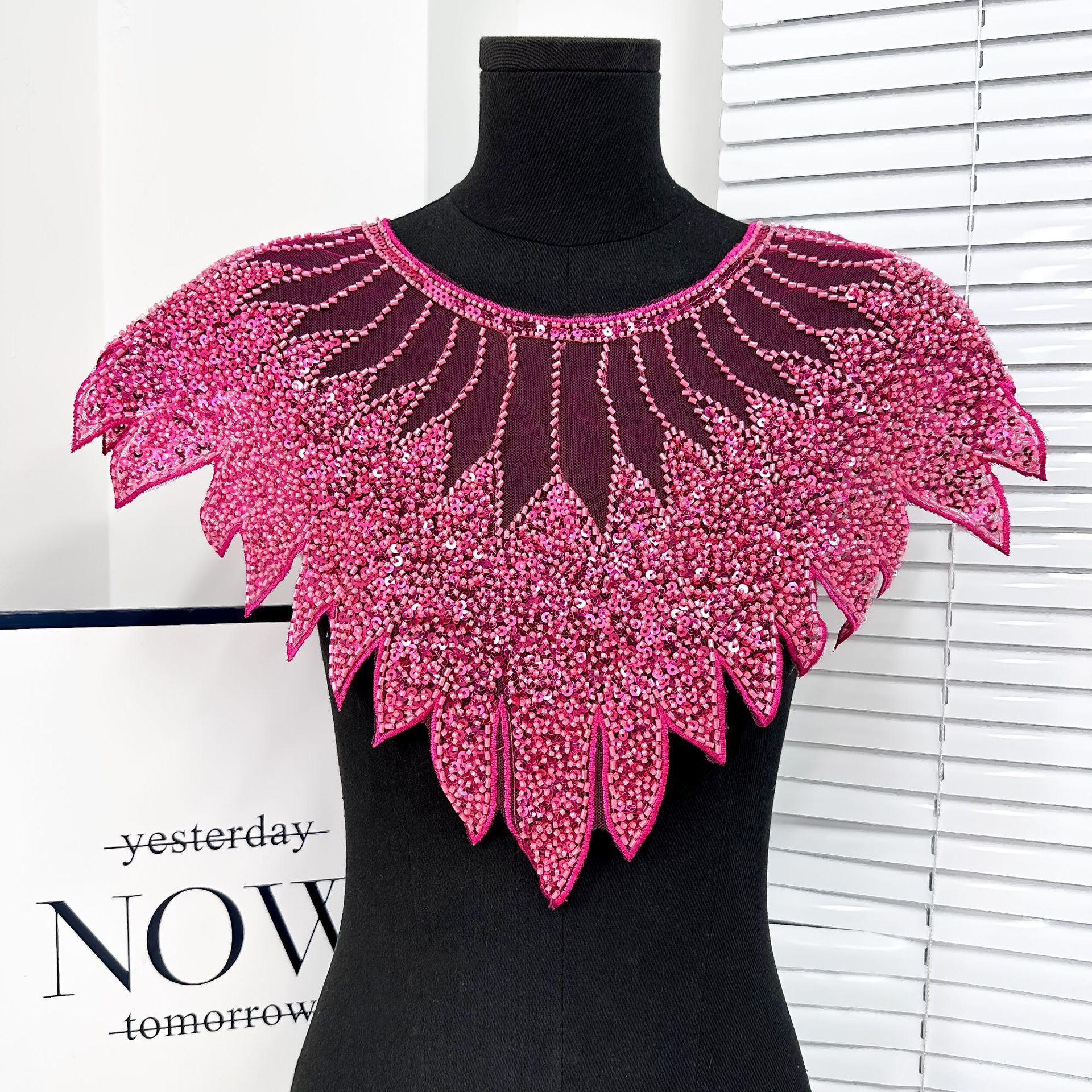 New embroidered collar mesh patches with pipe beads and sequins are suitable for clothing accessories and women's dresses