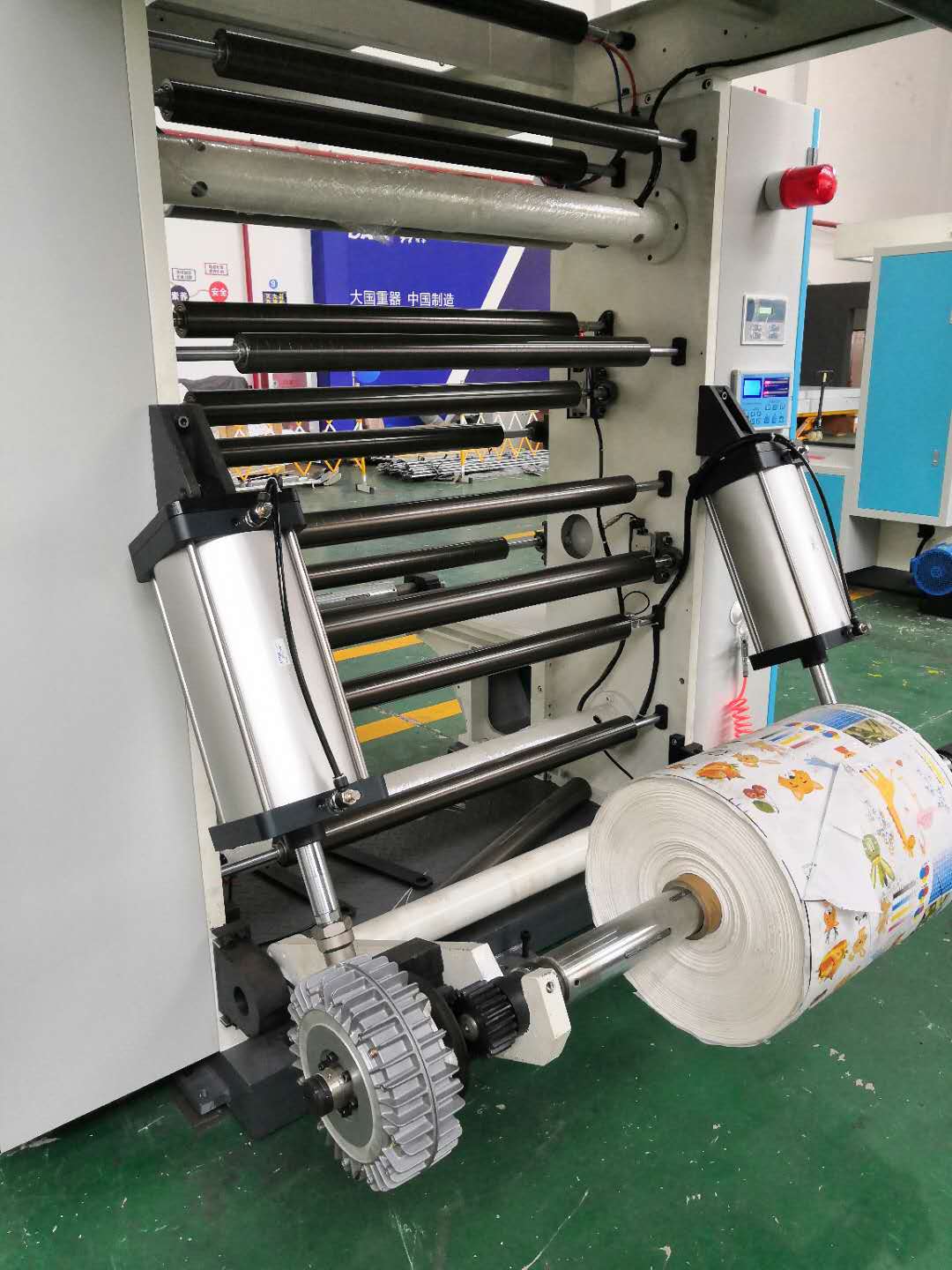 Hot Selling 4 Colors 2100MM CI Non Woven Fabric Flexographic Printing Machine PP Spunlace Spunbond Printing Machine