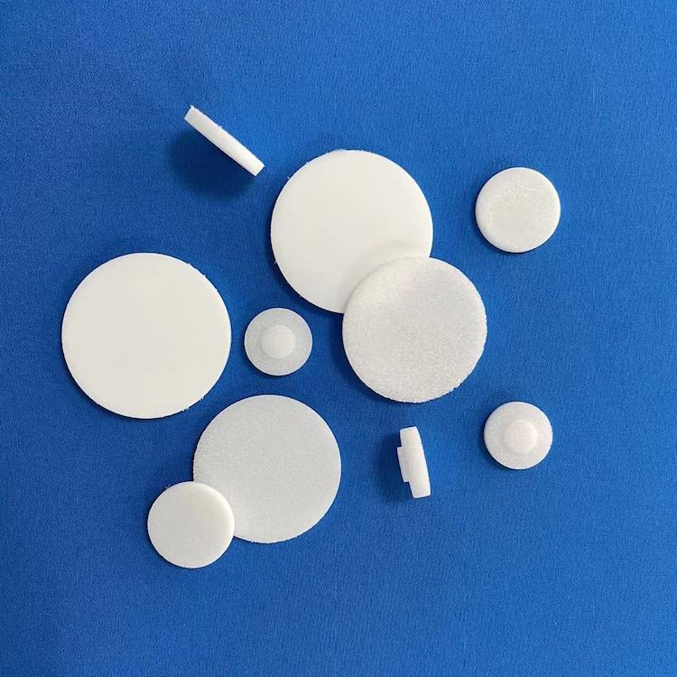 customized  dimension sintered porous plastic filter disc for lead acid battery vent plug