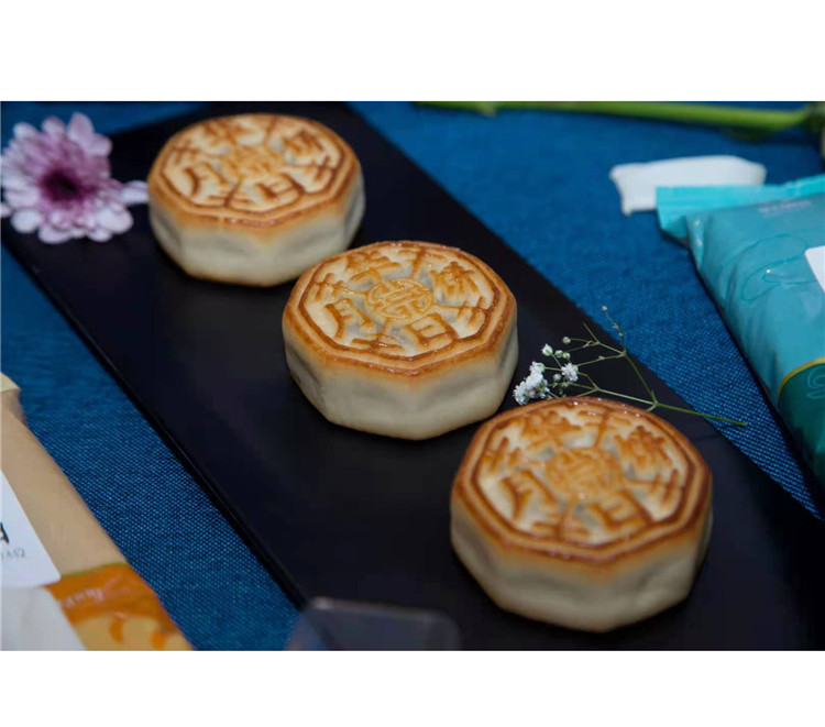 New Style Bulk Food Mooncakes Cantonese Peach Mountain Skin Snowy Mooncake Gift Box