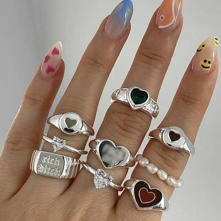 Woying Jewelry Multilayer Enamel Heart Rings for Women Metal Punk Hiphop Vintage Goth Rings Charms