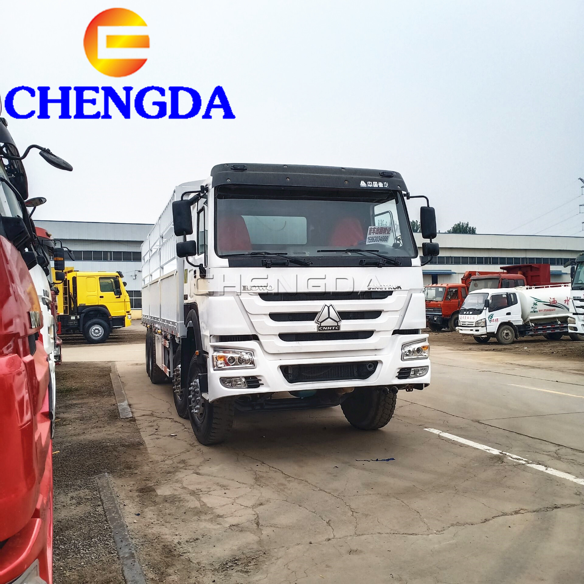 Hot selling Sinotruk 371hp HOWO 8X4 12 Wheeler cargo truck trailer flat bed truck with Low price