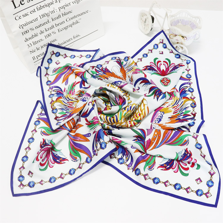 Hot Sale Fashion Custom Designer Printed Long Square Head Korean 100 Silk Bandana Protective Neck Face Scarf for Women Party