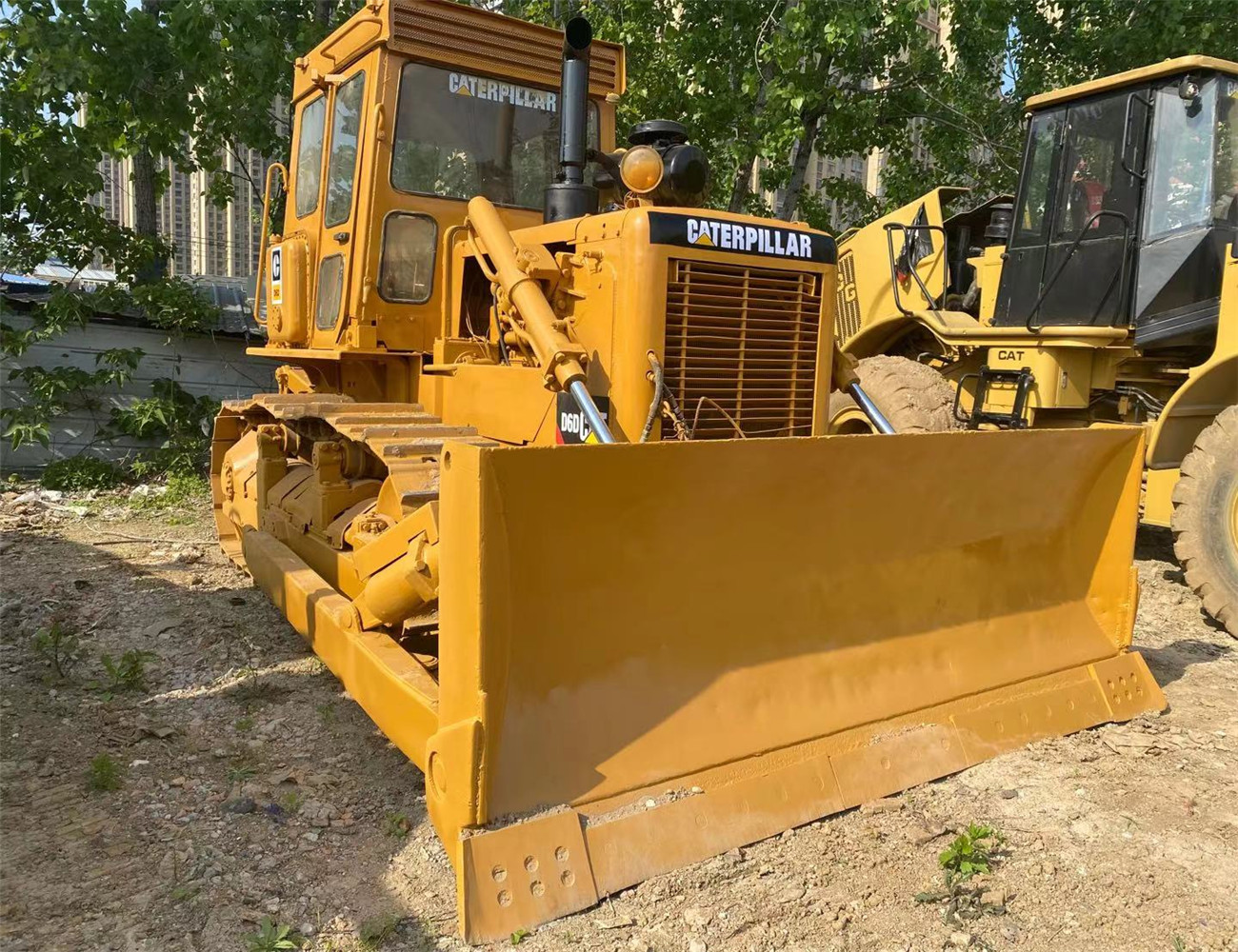 Б/у гусеничный бульдозер Caterpillar D6D CAT D6 трактор
