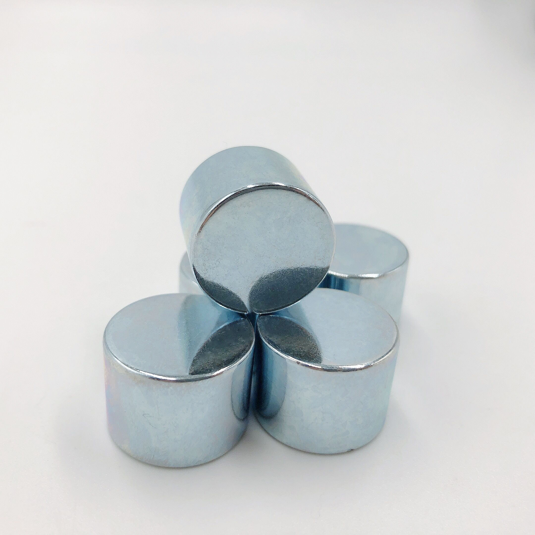 Factory Custom Cheap Golden Supplier Hard Round Small Circular Neodymium Magnet N52