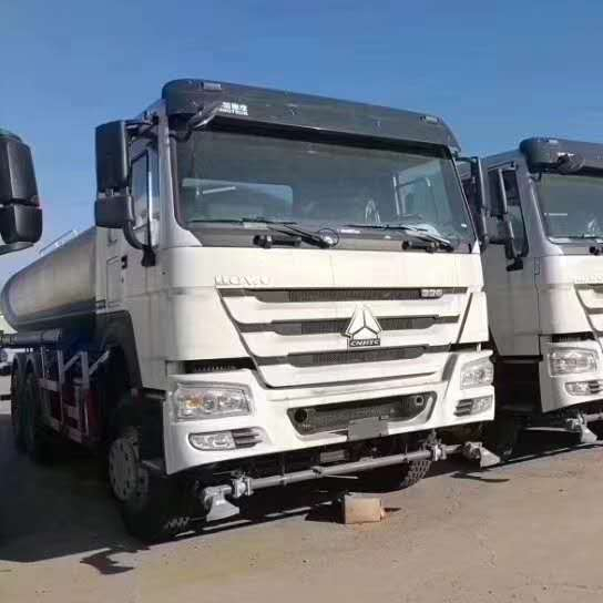 Sinotruk howo 25 тонн резервуар для воды Фур по доступной цене