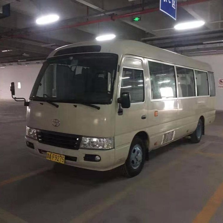 Подержанные автомобили Toyota Coaster (2006 год) 4 л механическая коробка передач с очень конкурентоспособной ценой и качеством