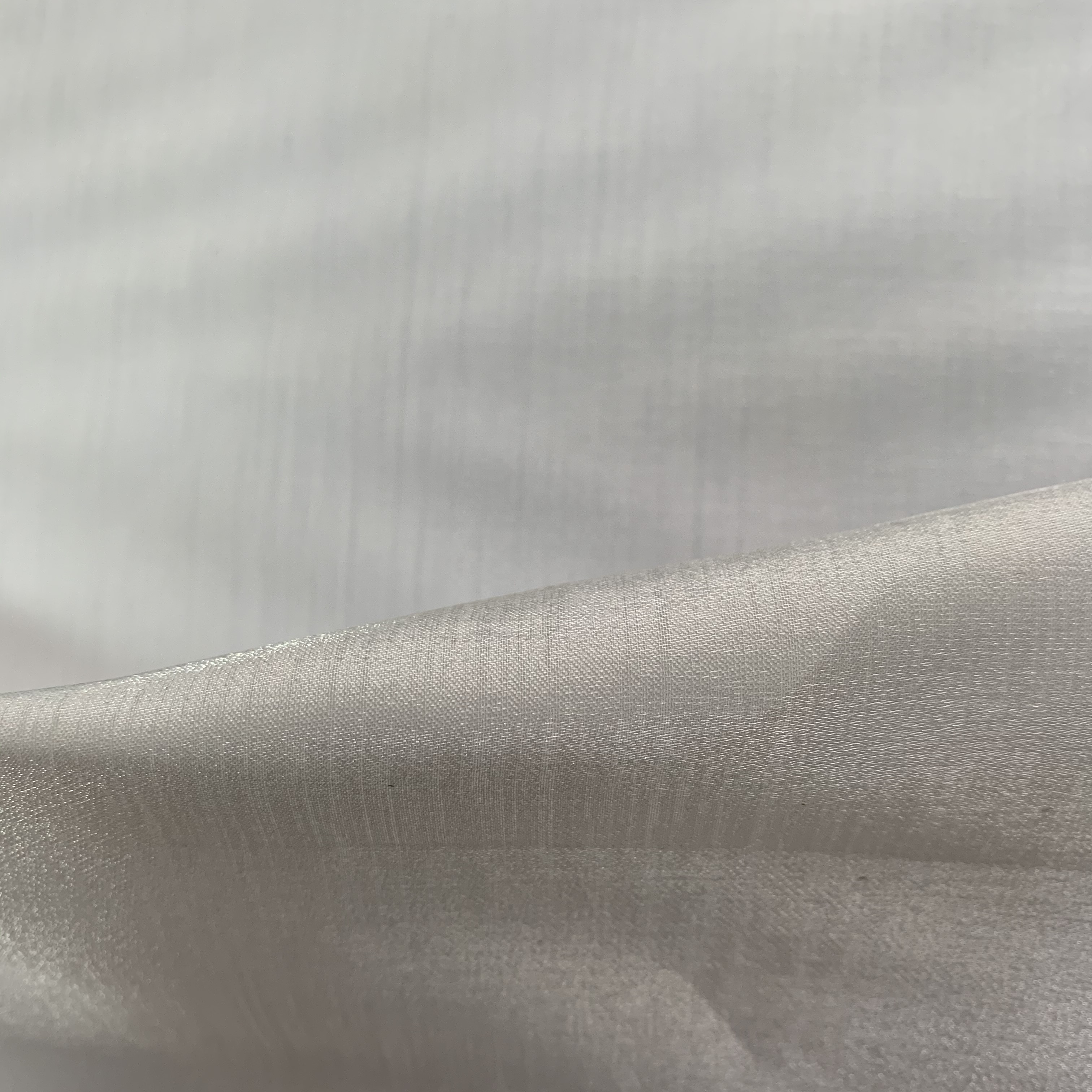 100% polyester Doris shiny 20dx50d 70-75gsm 58/60"