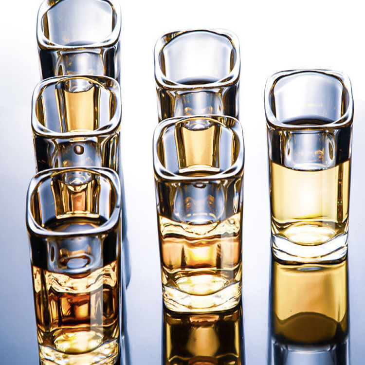 European creative portable drinks style light luxury household use wine glass cup