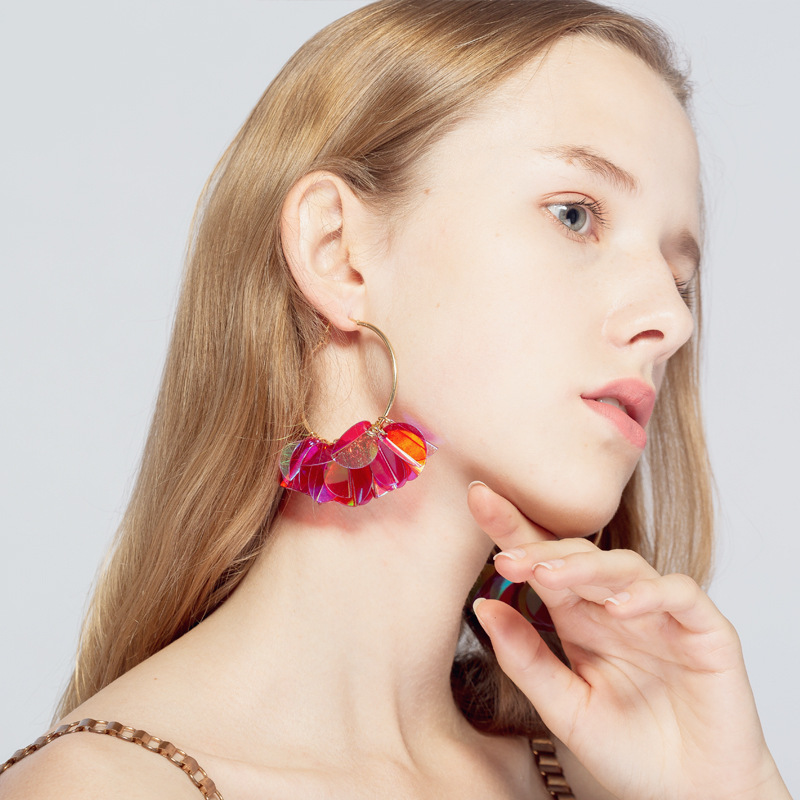 2021 trend women hot selling flower sequins gold metal floral hoop earrings