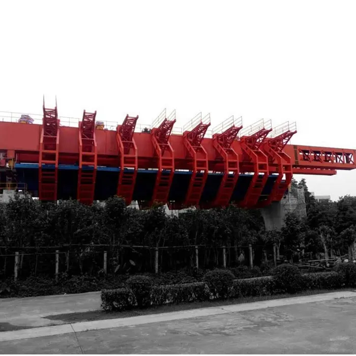 Heavy Duty 500 Ton Highway Overhead Movable Scaffolding System For Bridge Erection