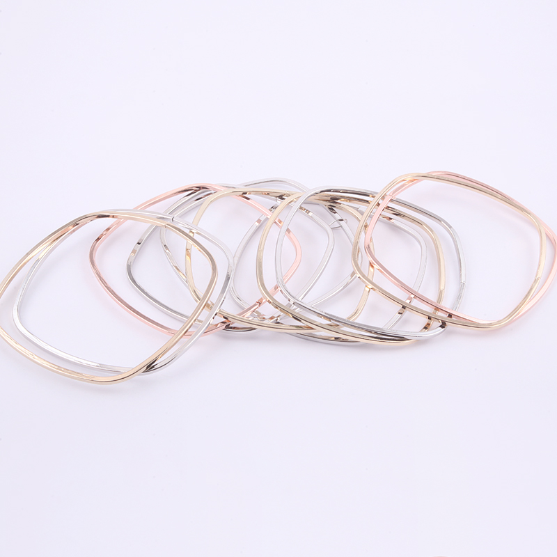 Mass Stock High Quality Low MOQ Factory Tail Cargo Cheap Price Rectangle Sample Wire Inventory Women Bangles