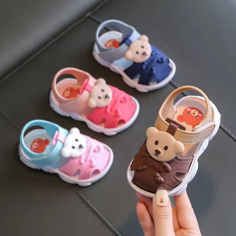 New Baby Sandals Summer Leaky Shoes Breathable Sandals 0-1-2-3 Year Old Non slip Soft Sole Walking Shoes