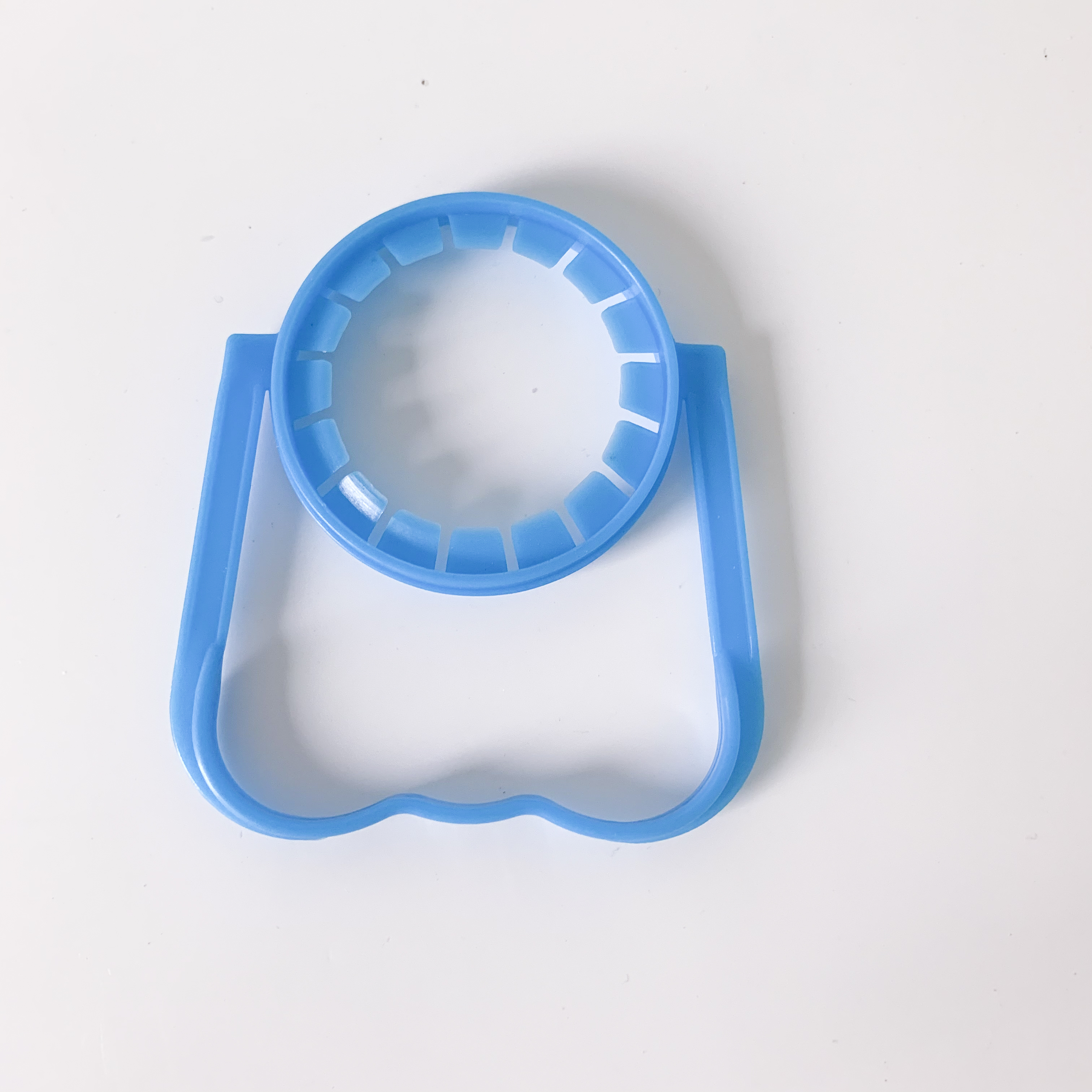 Custom Good Quality 45 mm Neck Size Plastic Handle For Bottles