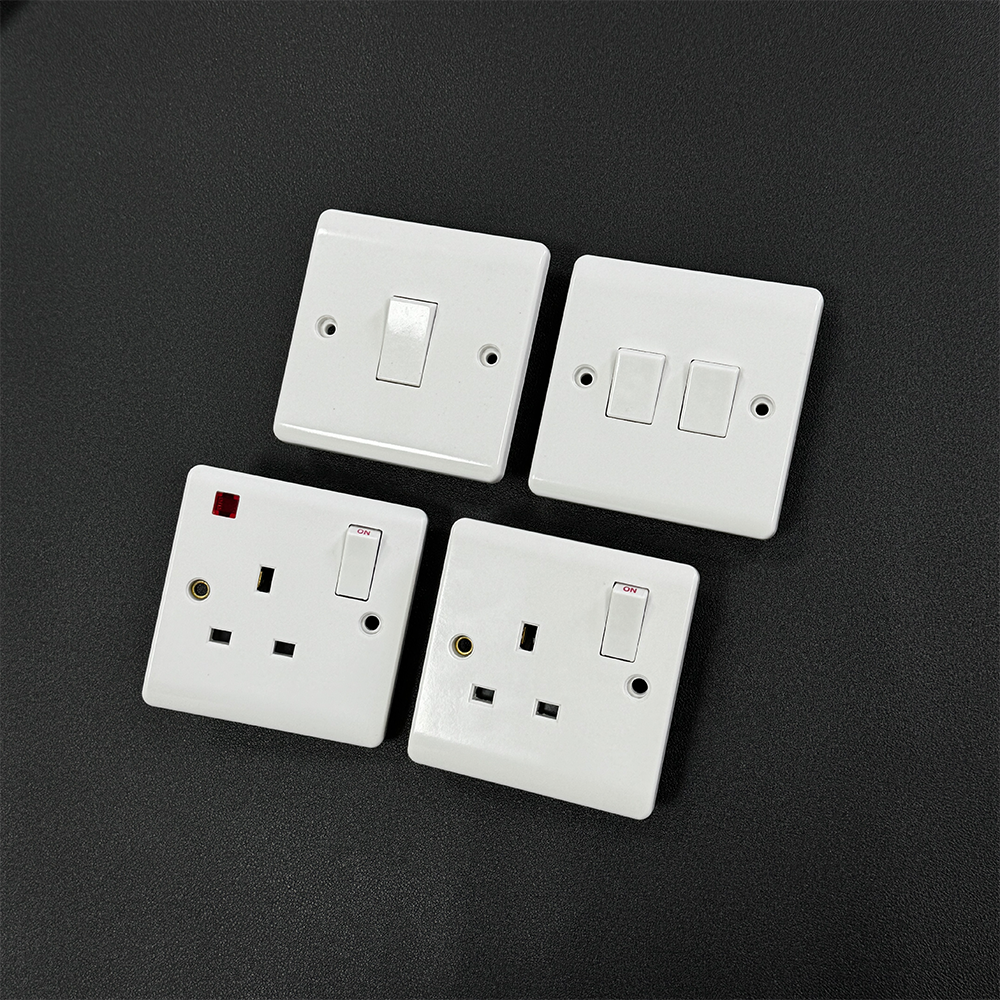 White Color 1Gang 13A 3Pin UK Switch And Socket With Neon Universal Switch And Wall Socket For Home