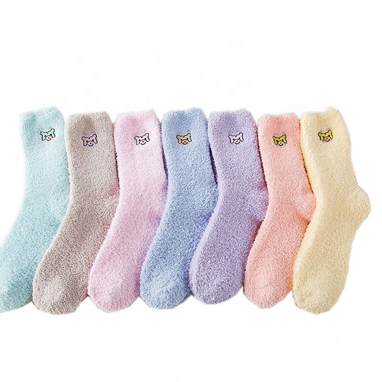 Fashion Custom Logo Knitted Warm Coral Fleece Fuzzy Socks Design Cute Women Socks