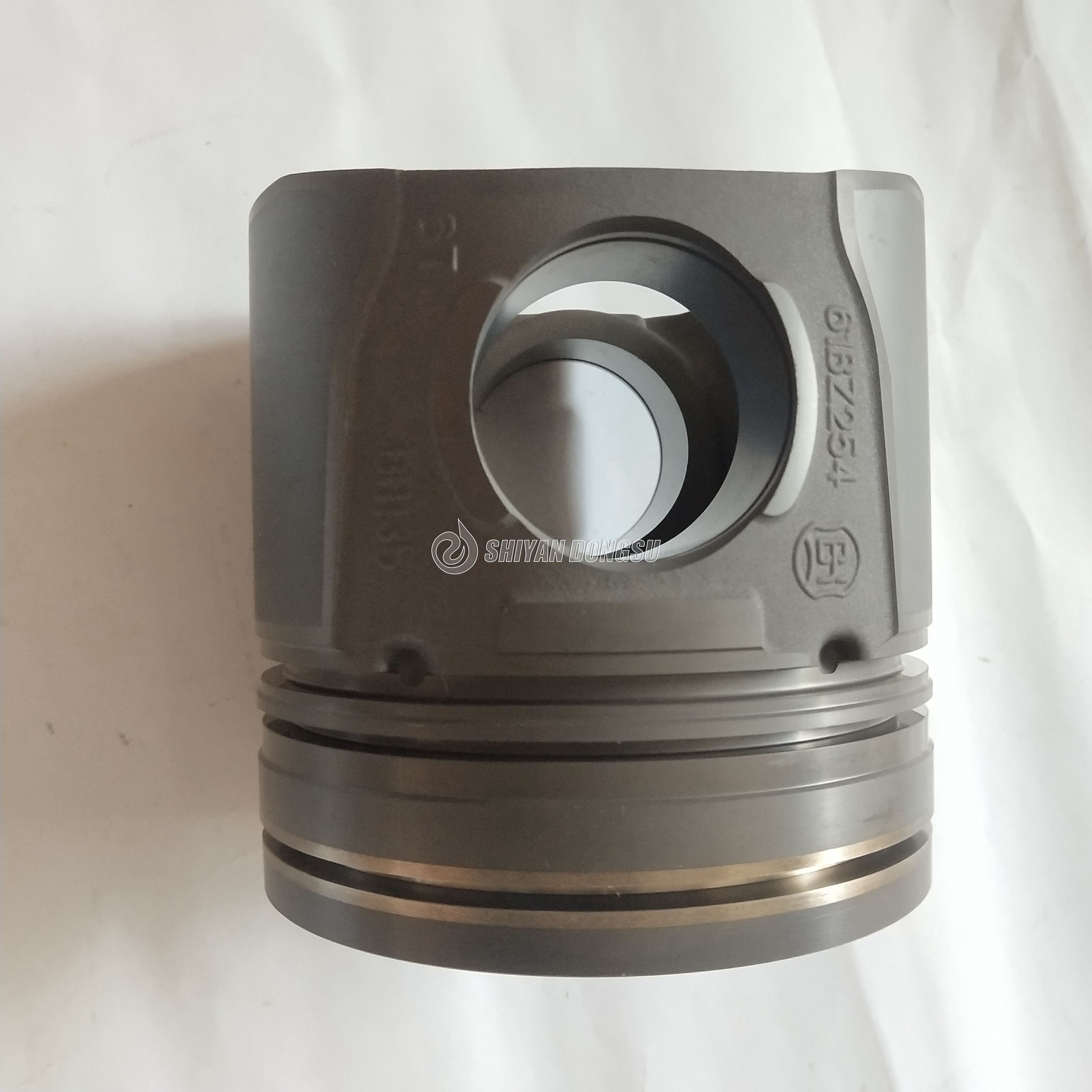 Original DCEC ISDE diesel engine spare parts piston 5259407