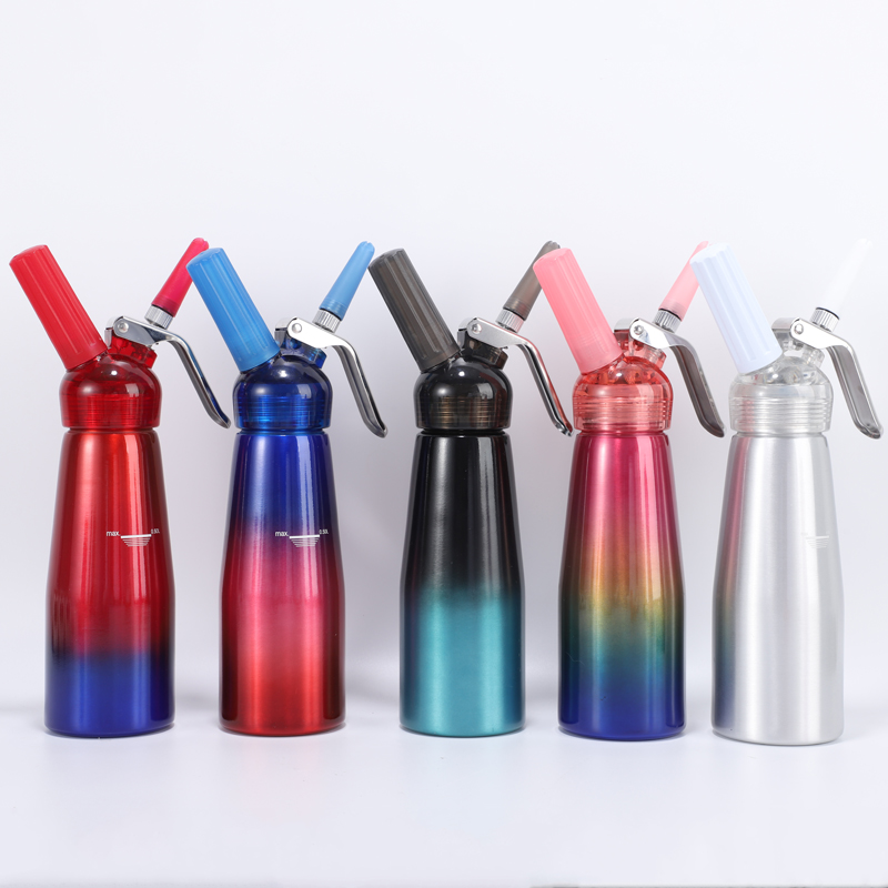 Beautiful and bright colors Aluminum Ice cream dispenser whipped cream whipper