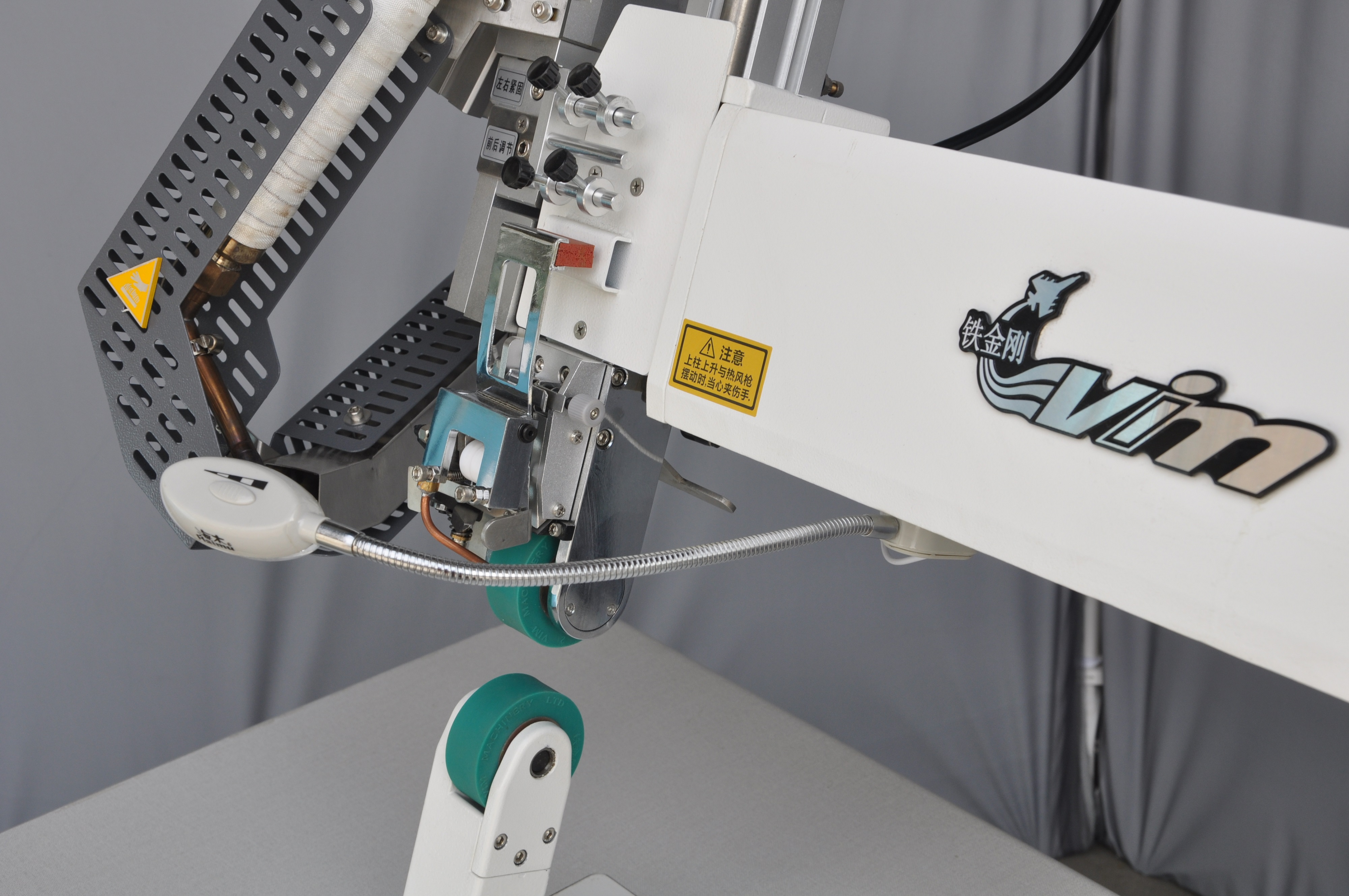 Hot sell hot air seam sealing machine wim for coverall working uniform