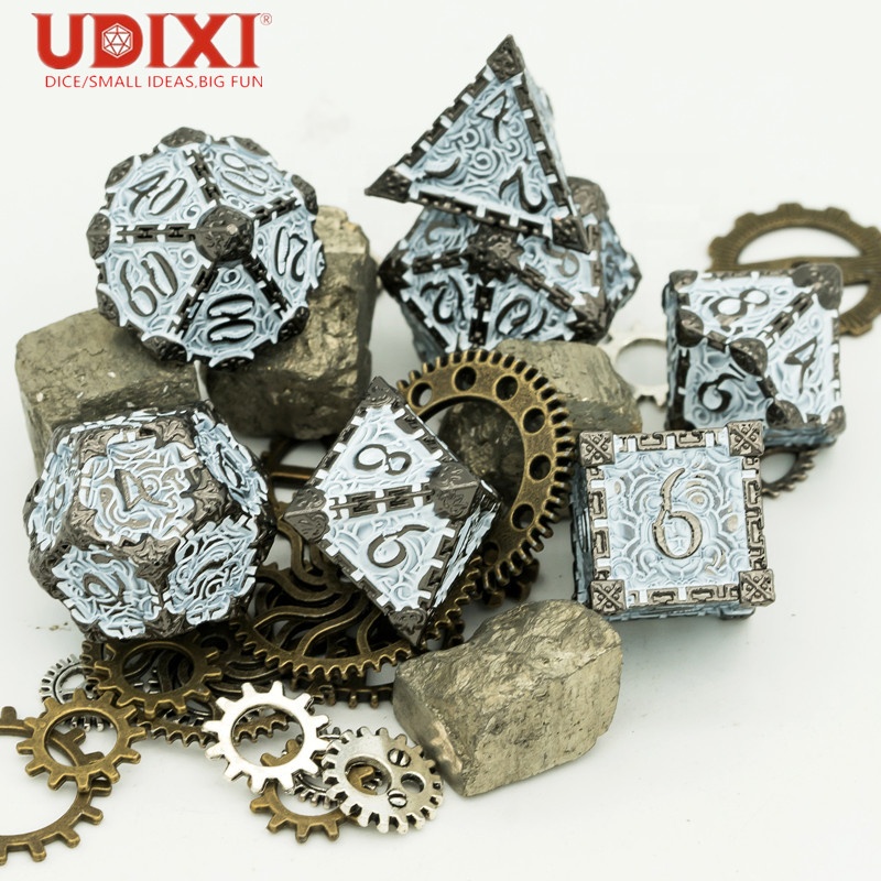 Черный металлический Белый шрифт Udixi, металлические многогранные кости для игры в игры на доску или в карточку, Подземелья и Драконы, 16 мм, набор костей
