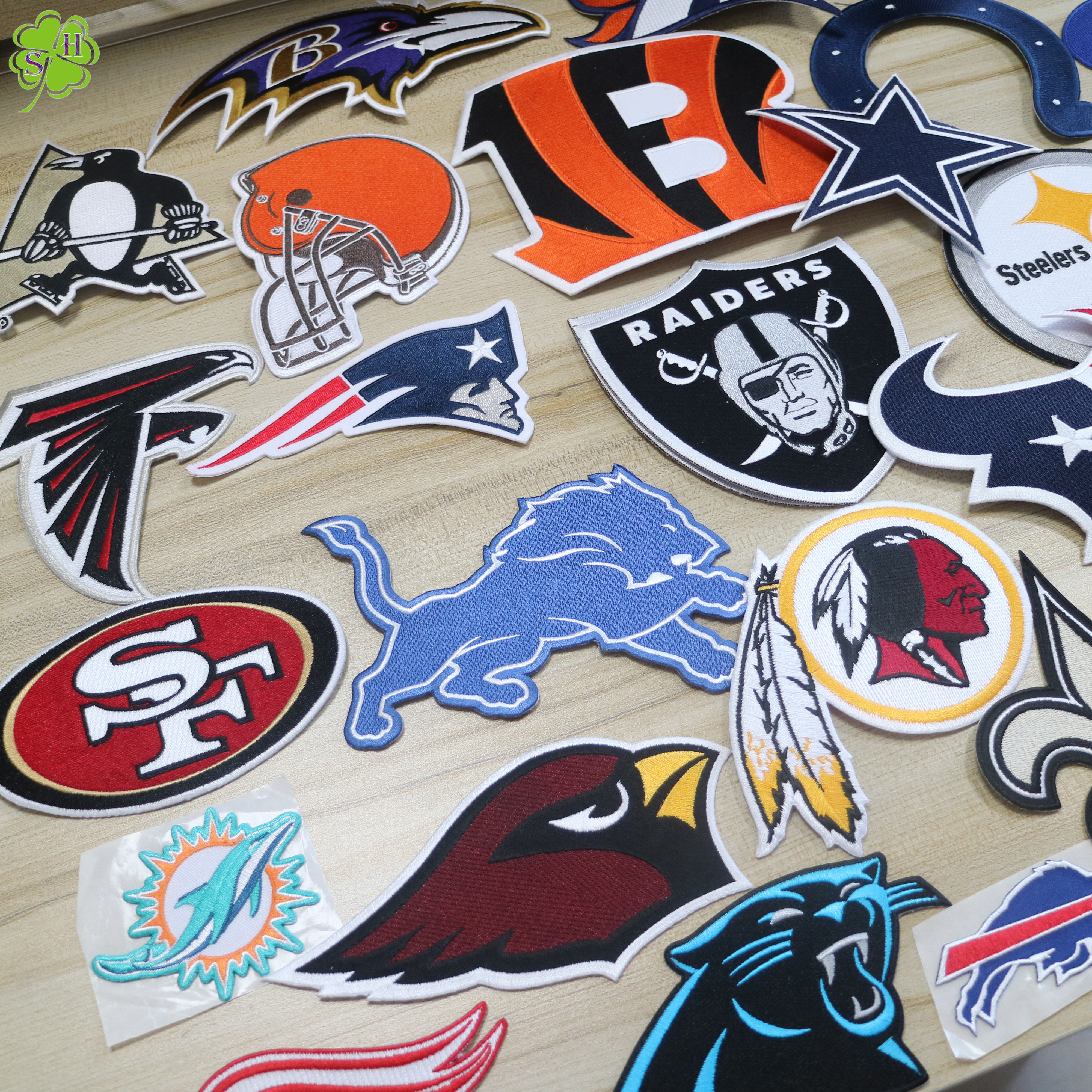 NFL, логотип Национальной футбольной лиги. Вышитое железо на Заплатке.