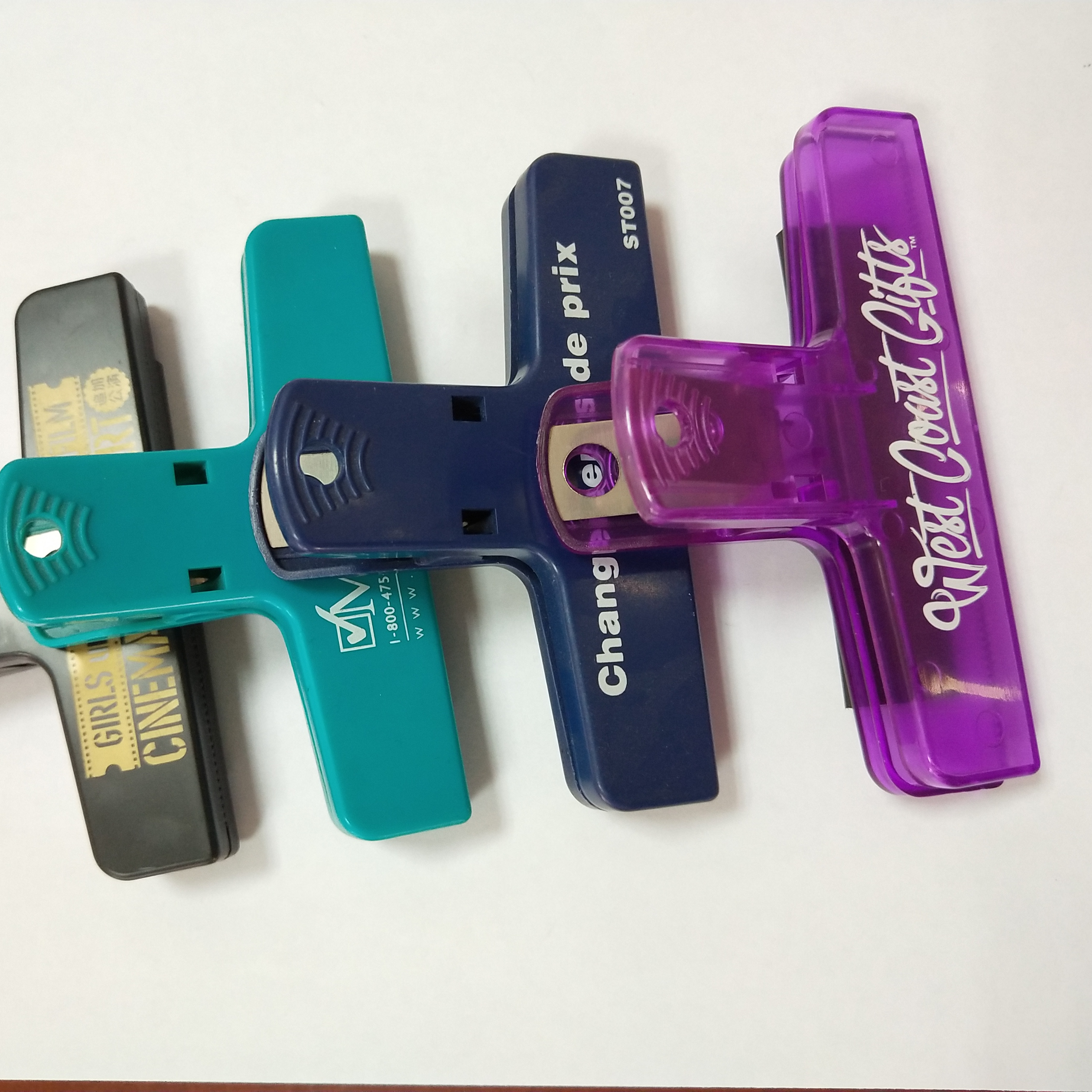 Wholesale plastic magnetic memo clip strong fridge magnet clip paper clip