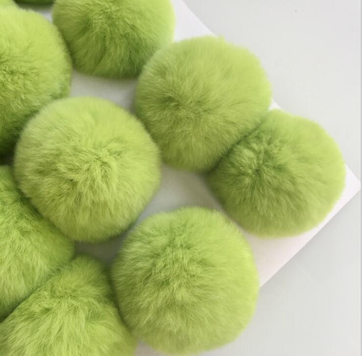 Шорты с помпонами из меха кролика рекс шары