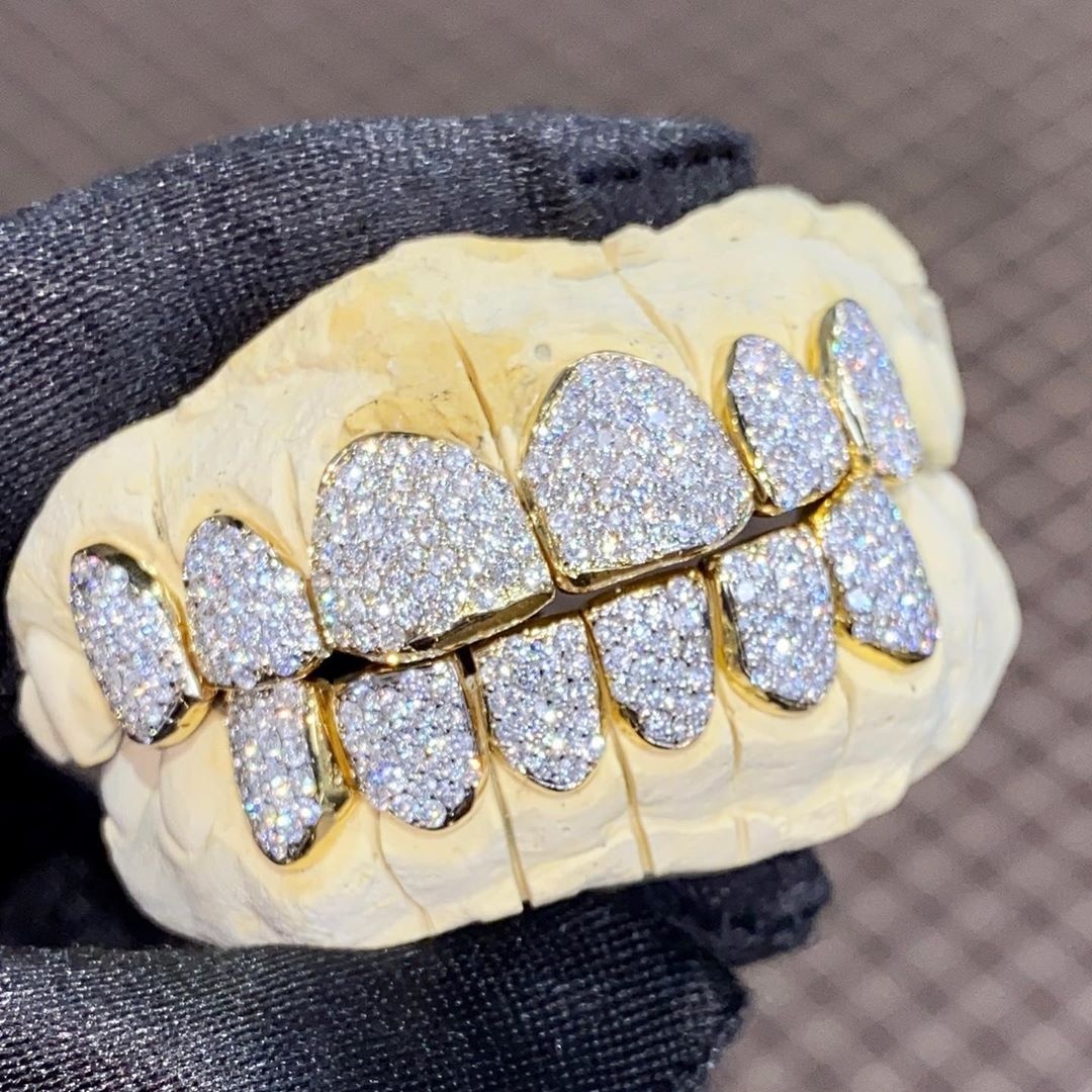 На заказ блестящие 8 верхних и 8 нижних льд из Grillz хип-хоп Bling Moissanite алмазные зубы Grillz
