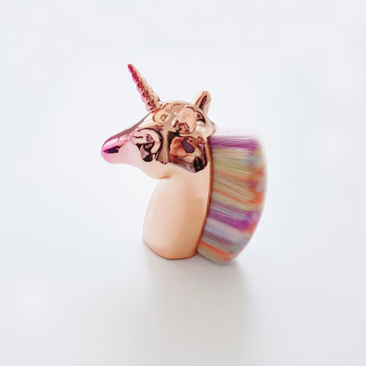 Emaxdesign Colorful Horse Soft Synthetic Hair Powder And Blush Pak Makeup Brushes