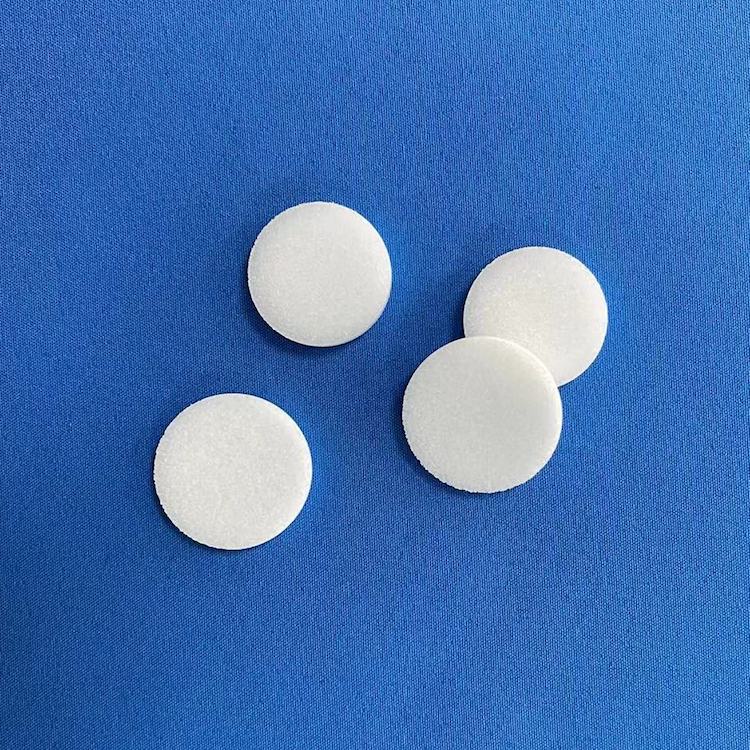 customized  dimension sintered porous plastic filter disc for lead acid battery vent plug