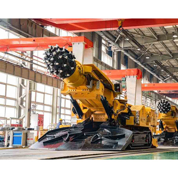 China Top Brand XTR4/260 260 kW 80Ton Mining Roadheader Tunneling Roadheader Coal Cutter for Africa