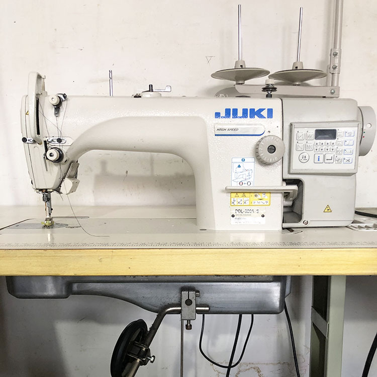 JUKI DDL-900A-S lock stitch industrial used sewing machine JAPAN IMPORTED