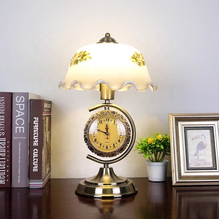 American Classic Retro Table Lamp Warm Bedroom and Living Room Luxury Crystal Lighting with Nostalgic Glass Desk Lamp