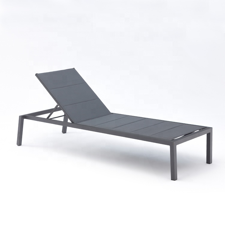 Whloesale Outdoor Furniture Beach Sling Reclining Padded Sun Lounger Folding Sunbed Aluminum Swim Pool Hotels Garden Day Beds