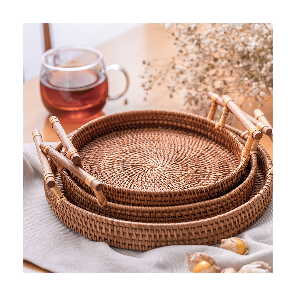 2021 wholesale Custom bandeja de madera woven round serving rolling rattan storage basket tray