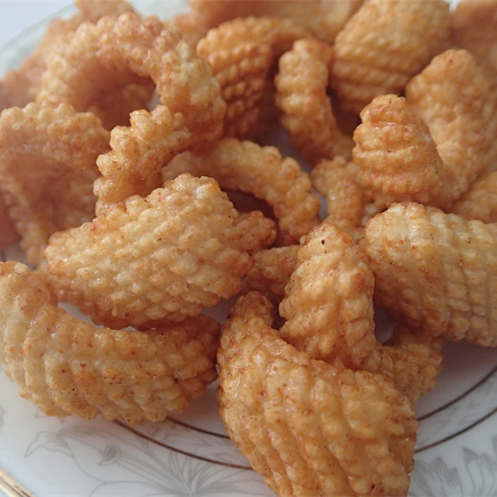 China Snacks Chips Seafood Puffed Food Spicy Crispy Snacks Rice Cracker