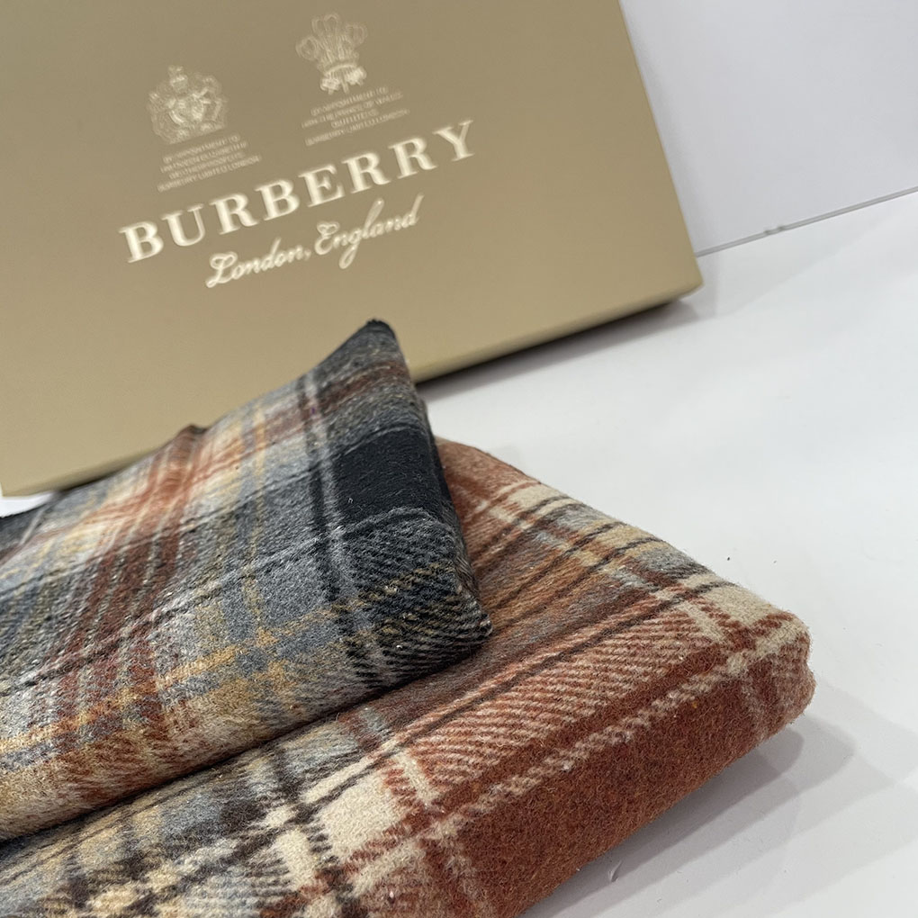 Basic plaid yarn dyed check brushed tweed woolen fabric for coat