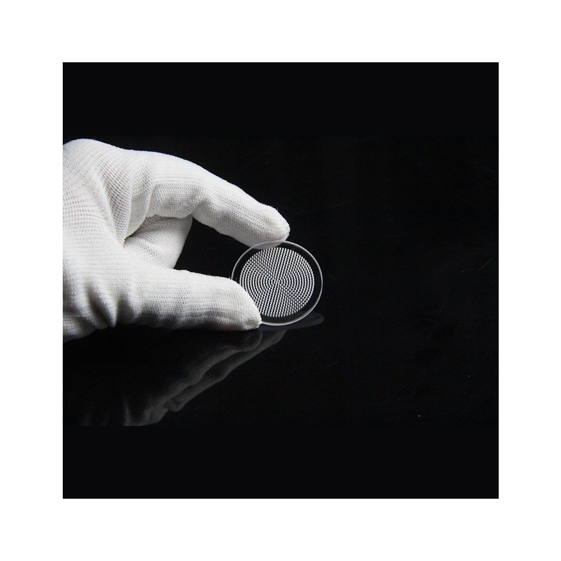 Custom synthetic quartz sieve plate
