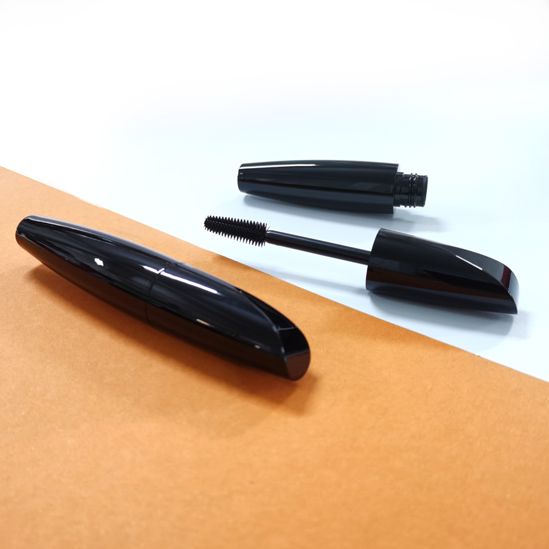 J103 In stock 18ml Private label custom logo empty bright black lip gloss tube container with brush/mascara tube/eye liner tube