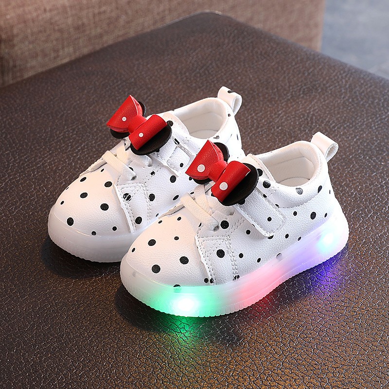 Zapatos para bebe 2021 с ремешком и пряжкой, туфли на плоской подошве с бантом-узел обувь со светящимися вставками; Легкая и дышащая обувь для маленьких девочек; Подарок для детей