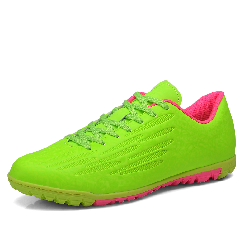 Fashion leading materials fine-pored breathable sweat-absorbent material texture sole non-slip sneakers
