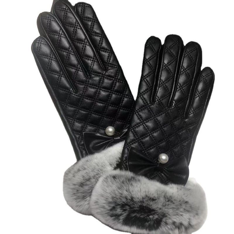 High-end fashion ladies sheepskin touch screen texting gloves pearl accessories autumn and winter outdoor leather warm