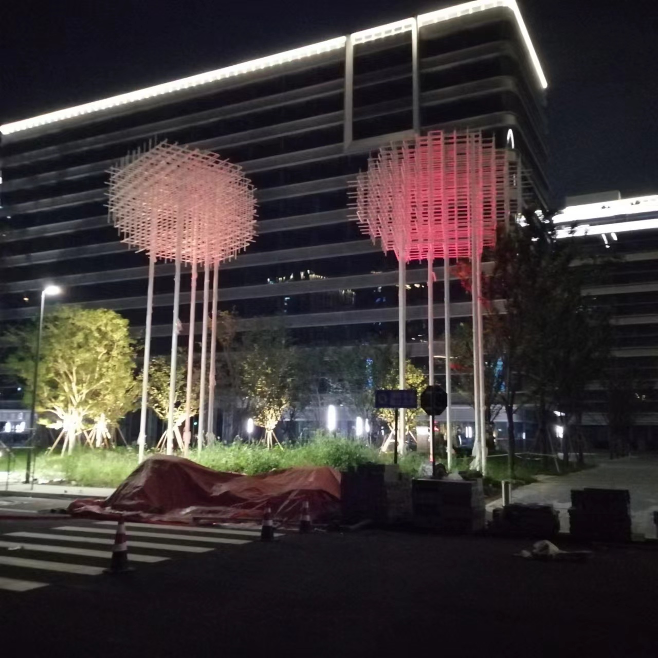 Urban mall square outdoor landscape display led lighting grid tube cloud statue theme park stainless steel public sculpture