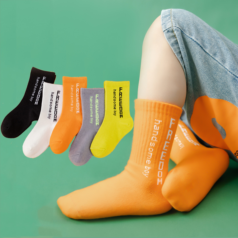 Wholesale Design Children Cute Kids Socks Cotton Girls School Teen Socks Jacquard Letter Crew Sock